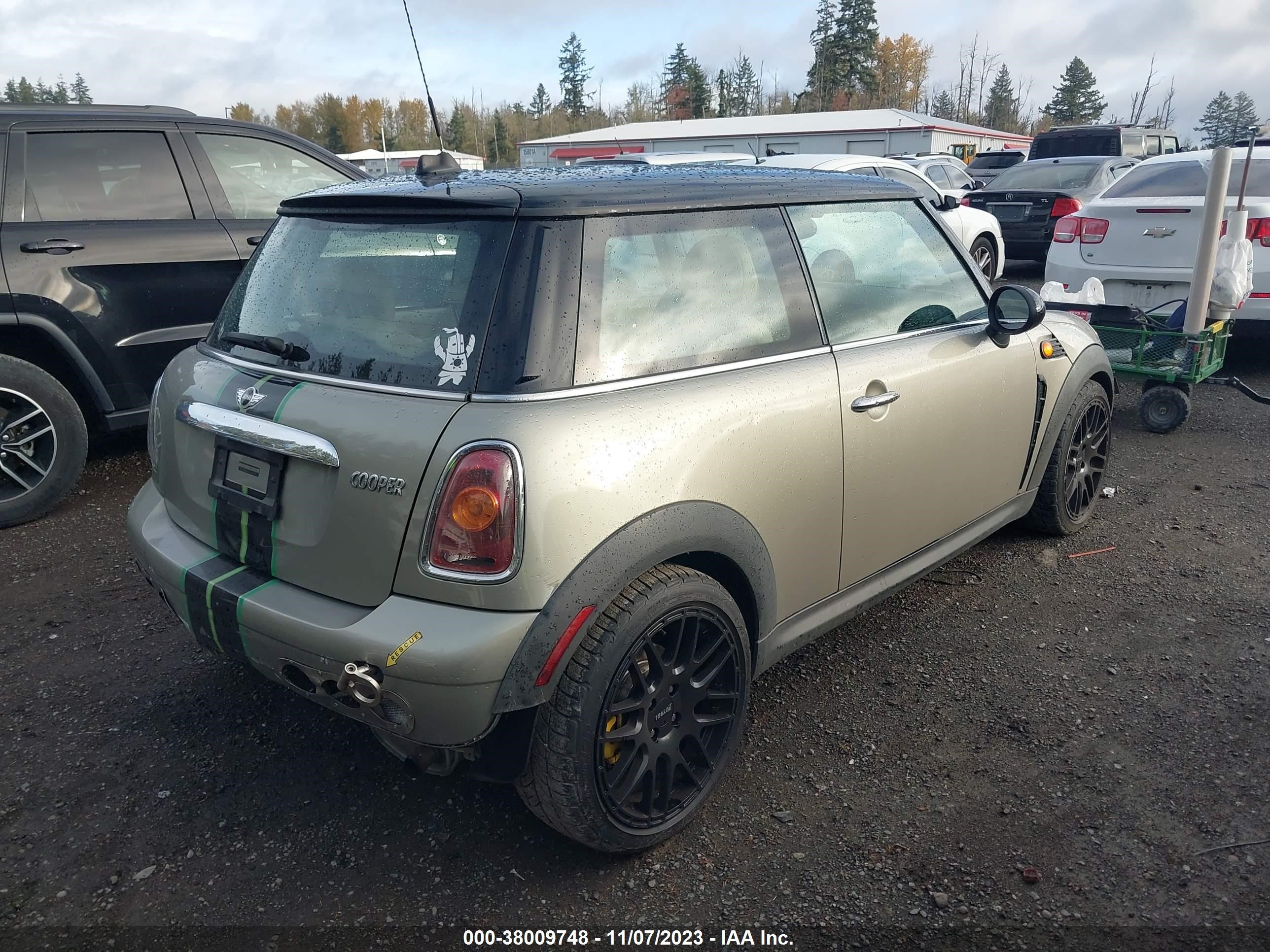 Photo 3 VIN: WMWMF33518TT63729 - MINI COOPER 