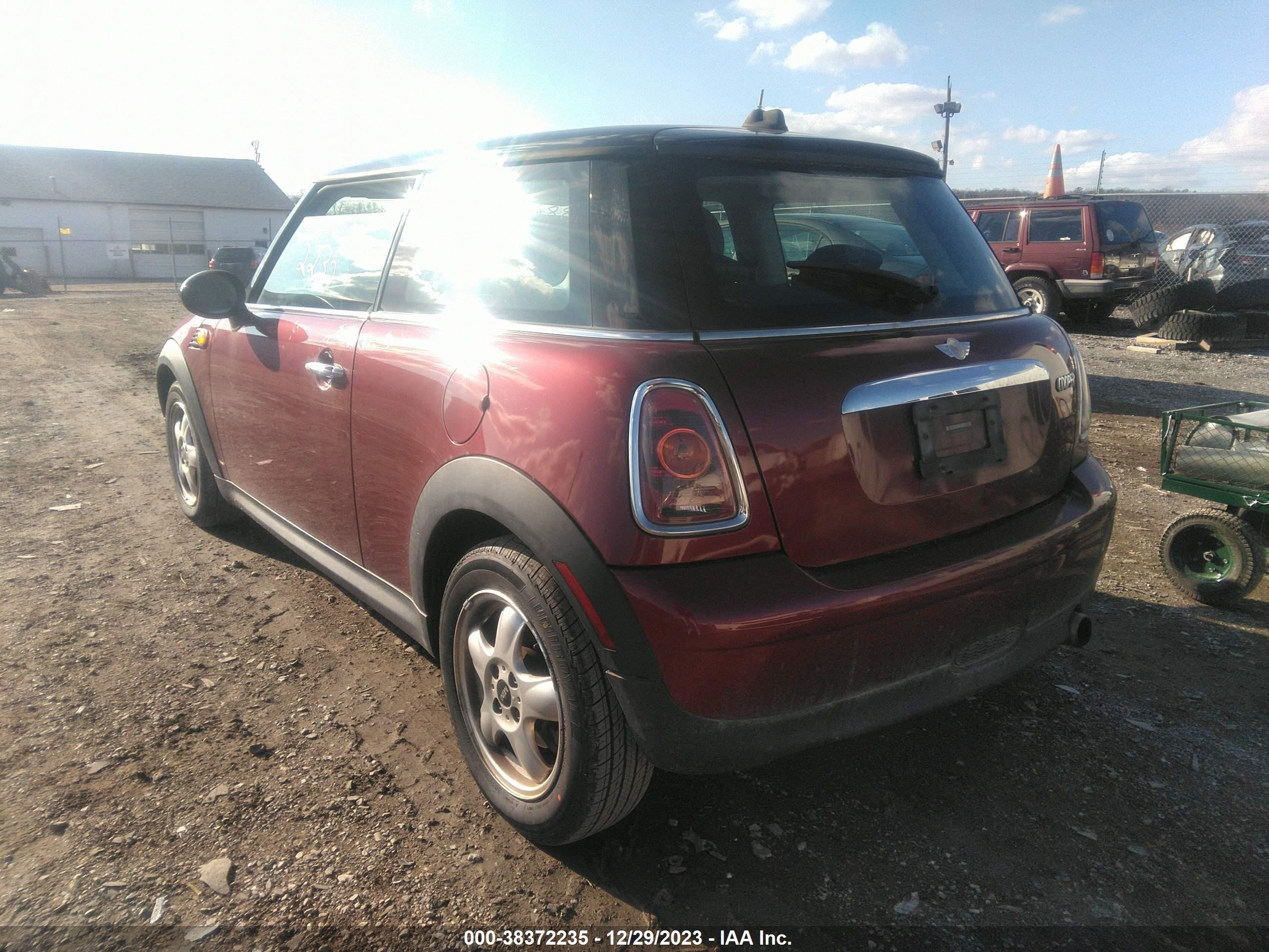 Photo 2 VIN: WMWMF33519TU71978 - MINI COOPER 