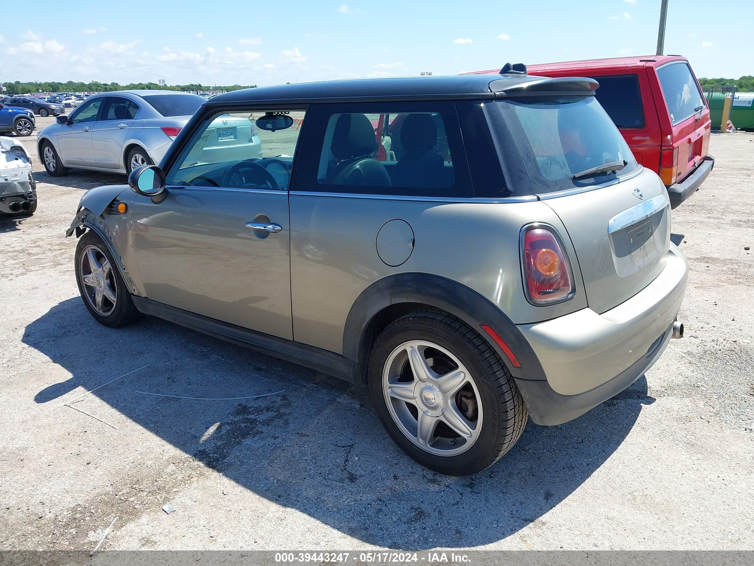 Photo 2 VIN: WMWMF33519TW70464 - MINI COOPER 