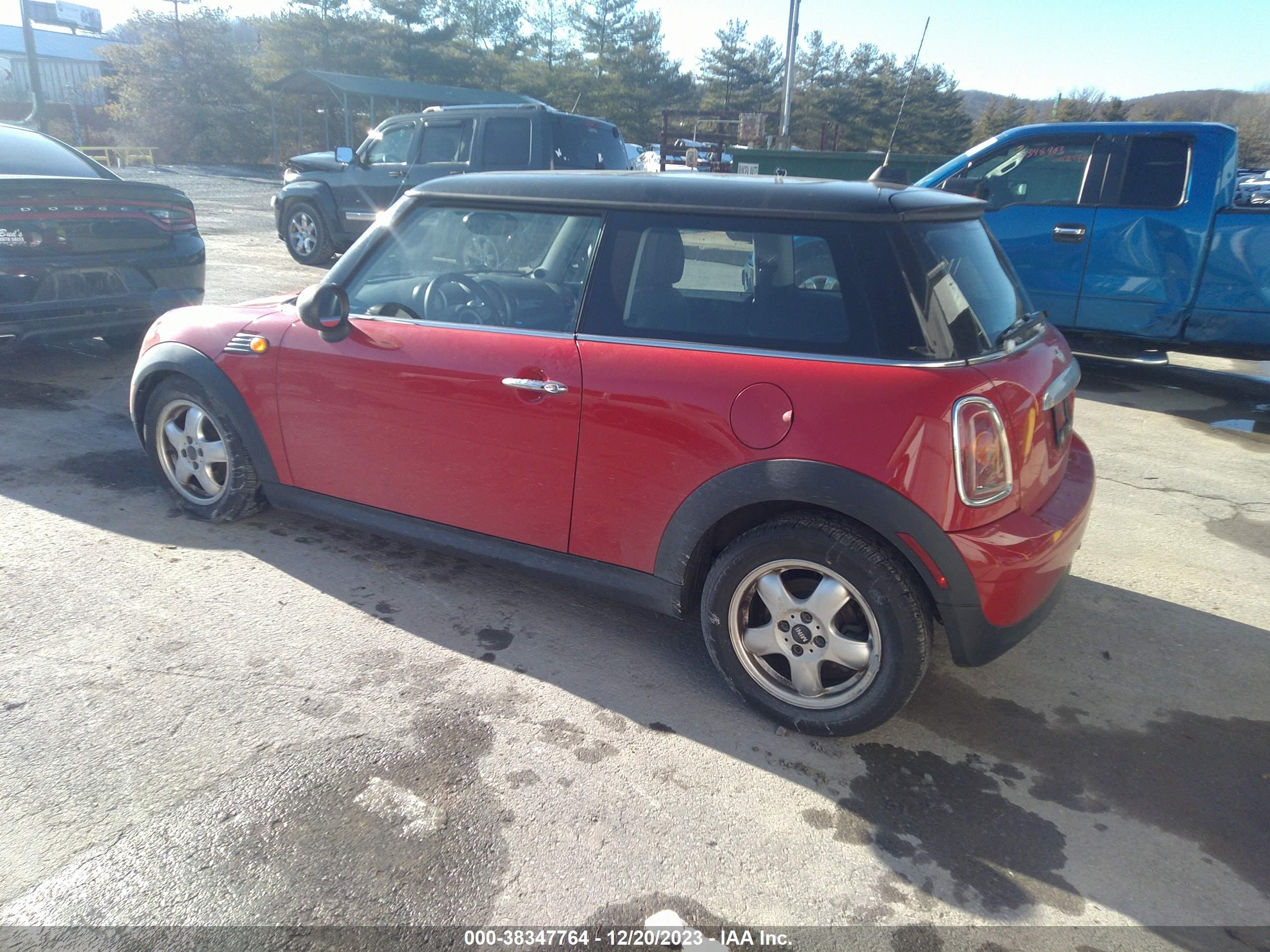 Photo 2 VIN: WMWMF33558TT63068 - MINI COOPER 