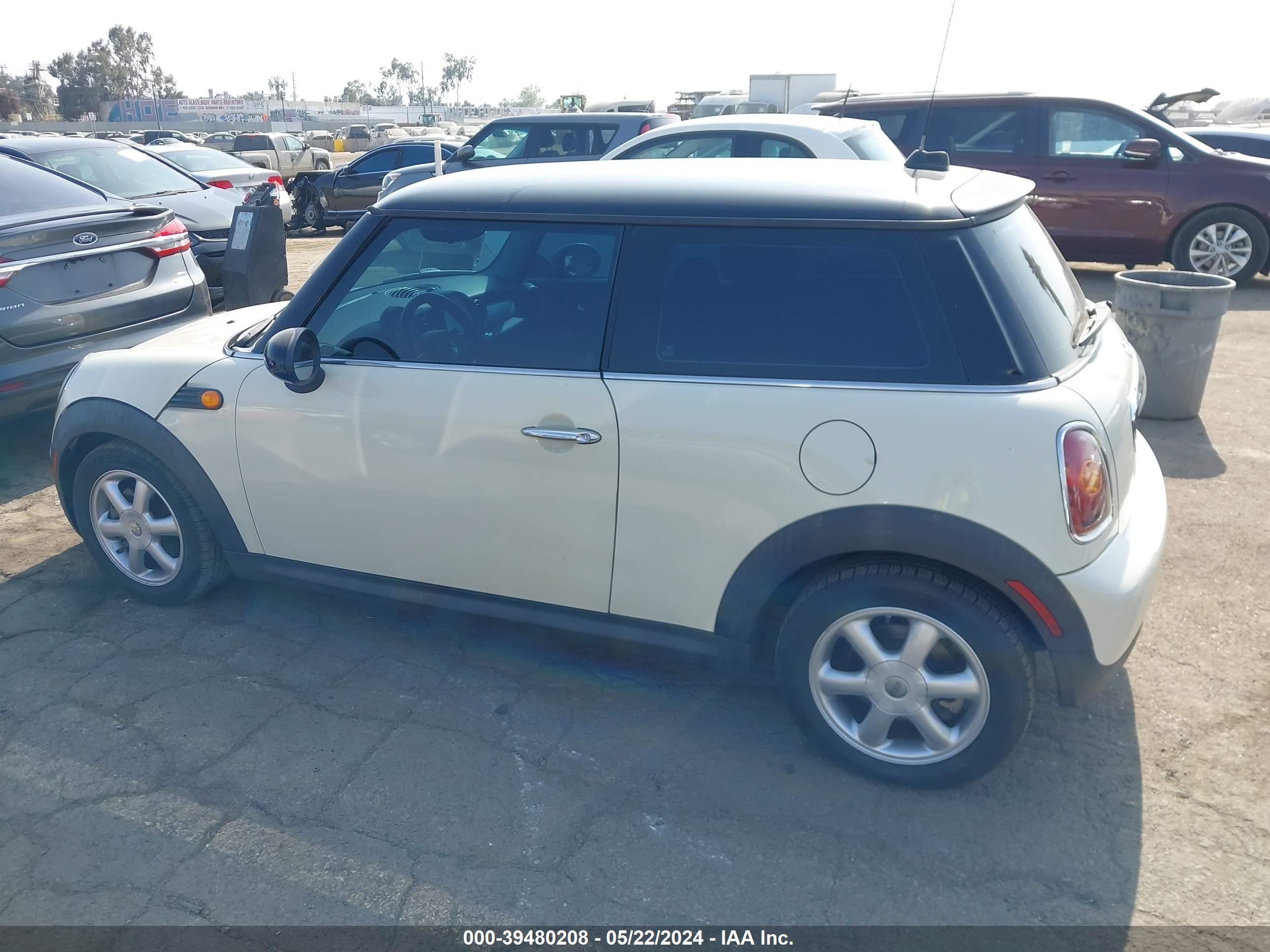 Photo 13 VIN: WMWMF33558TT64446 - MINI COOPER 