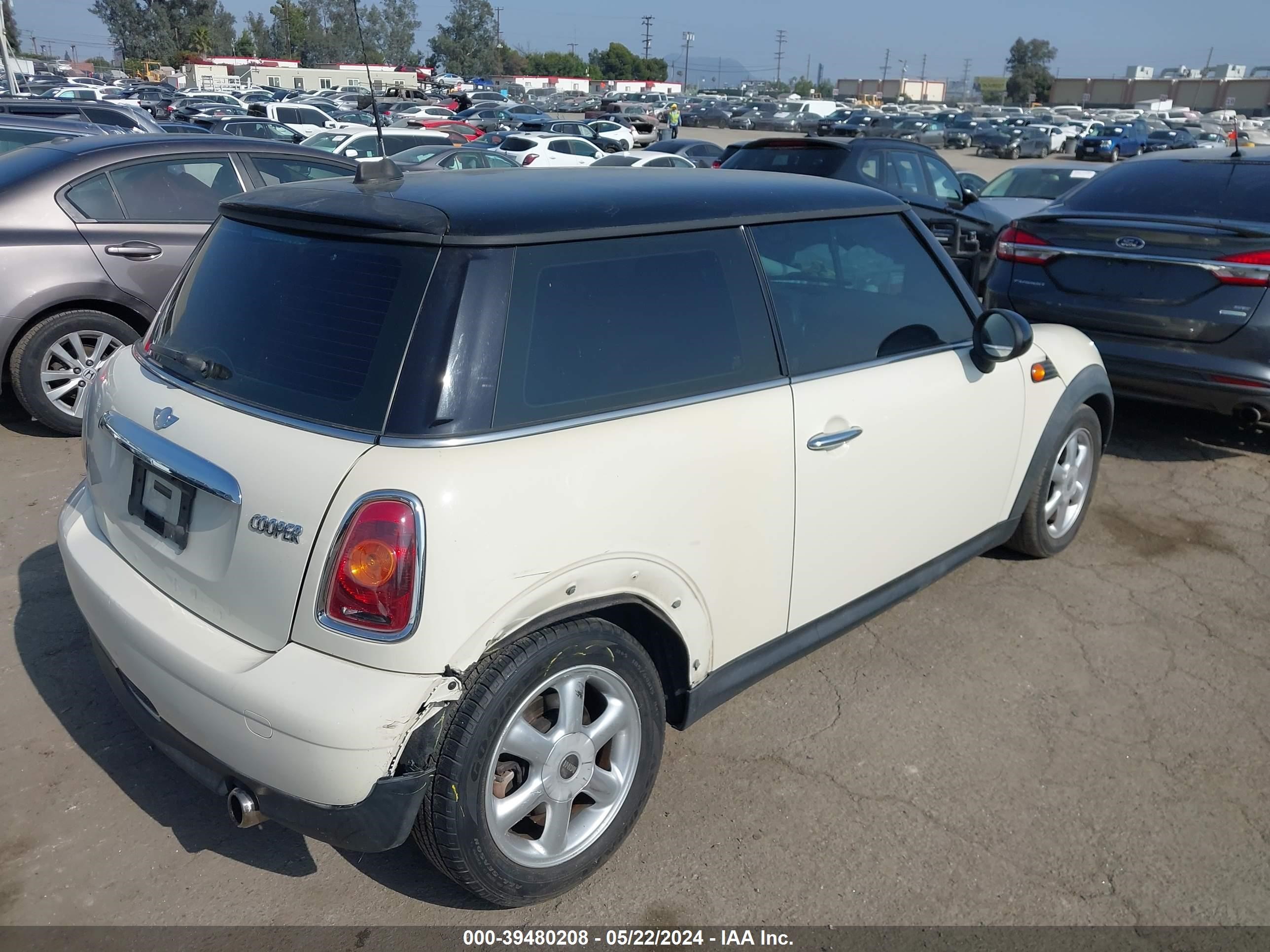 Photo 3 VIN: WMWMF33558TT64446 - MINI COOPER 