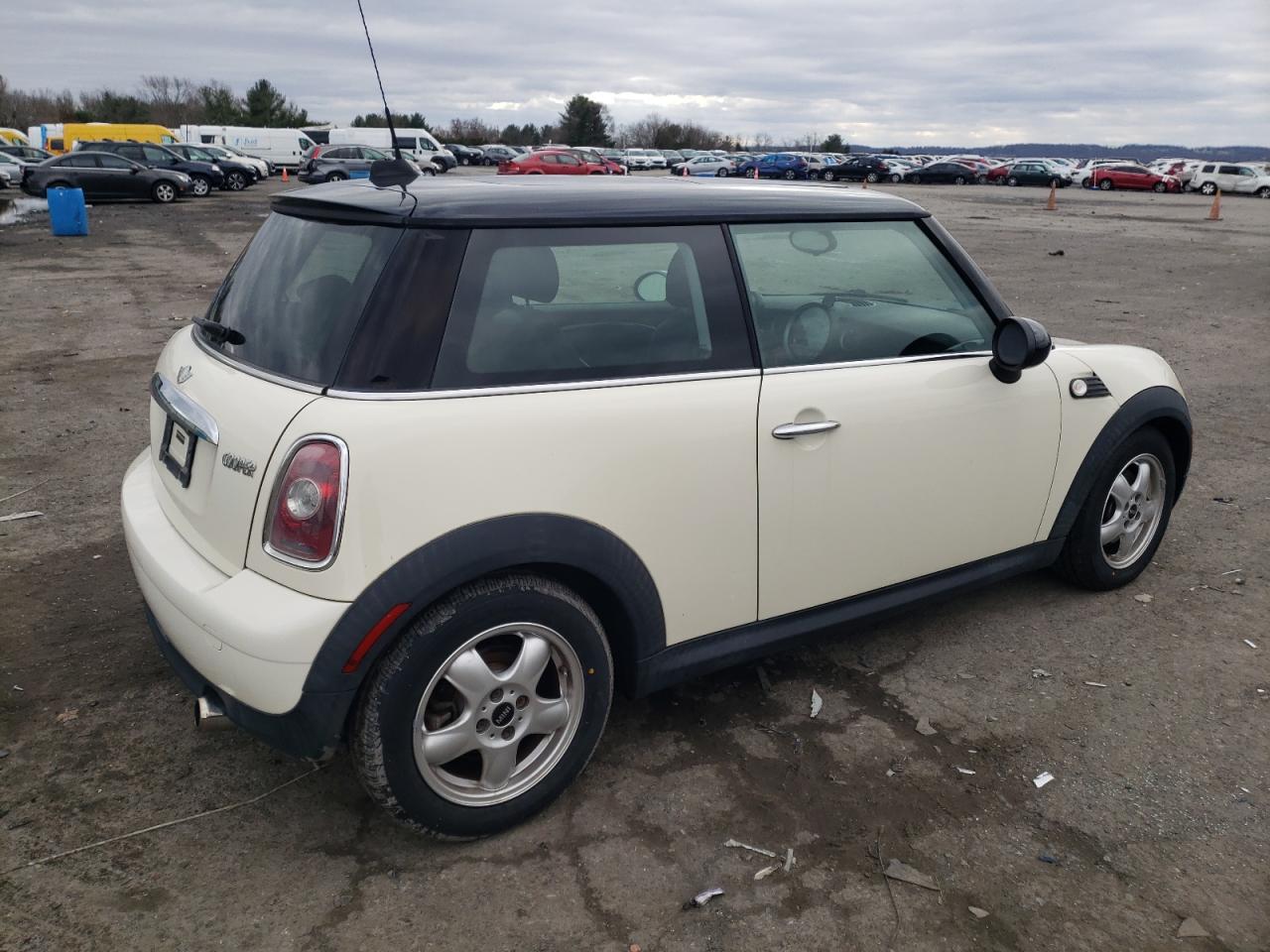 Photo 2 VIN: WMWMF33559TU72079 - MINI COOPER 