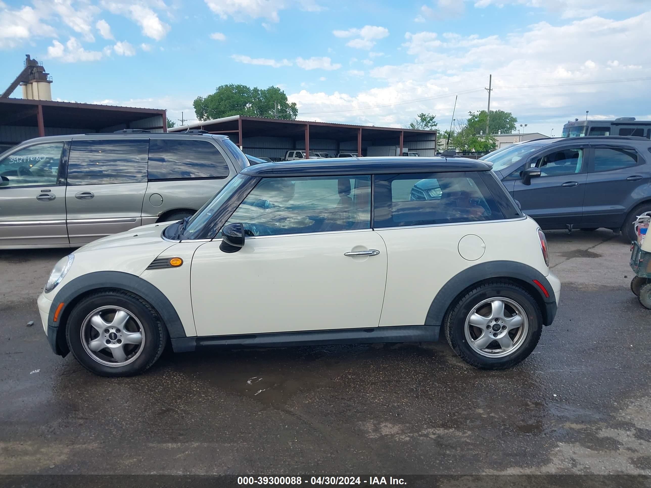 Photo 13 VIN: WMWMF33598TT63090 - MINI COOPER 