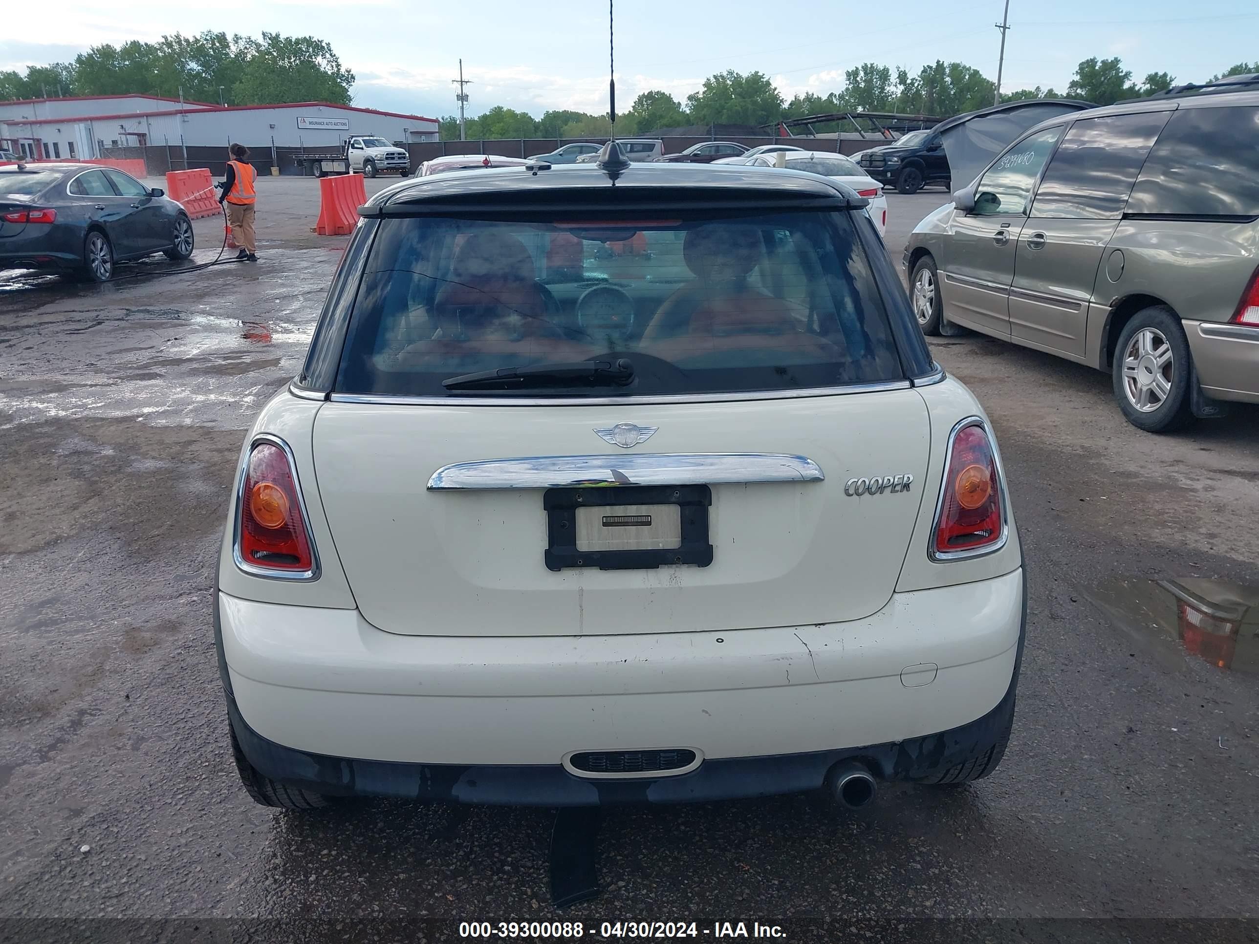 Photo 15 VIN: WMWMF33598TT63090 - MINI COOPER 