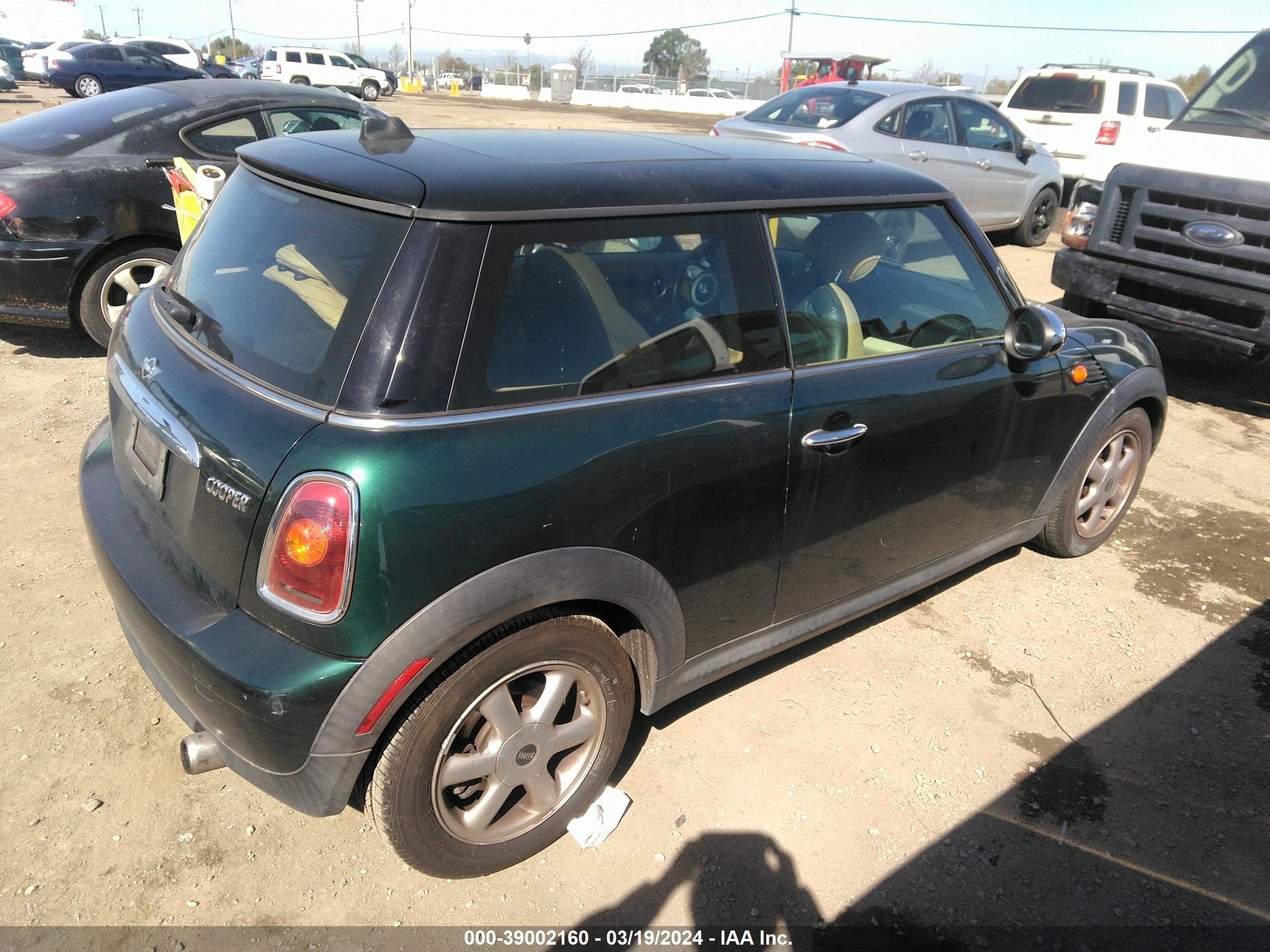 Photo 3 VIN: WMWMF33598TT64417 - MINI COOPER 