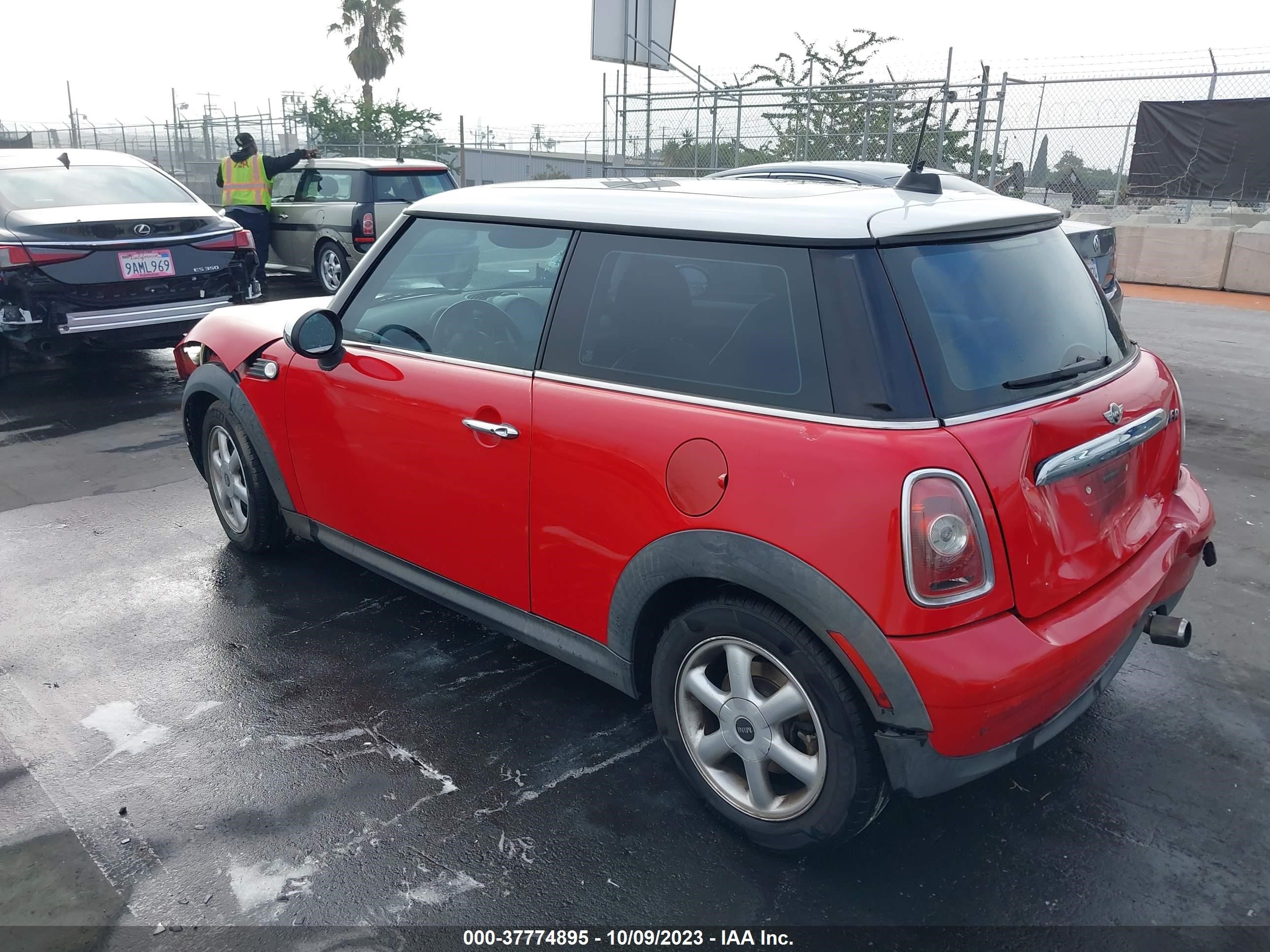 Photo 2 VIN: WMWMF335X8TT63955 - MINI HARD TOP 