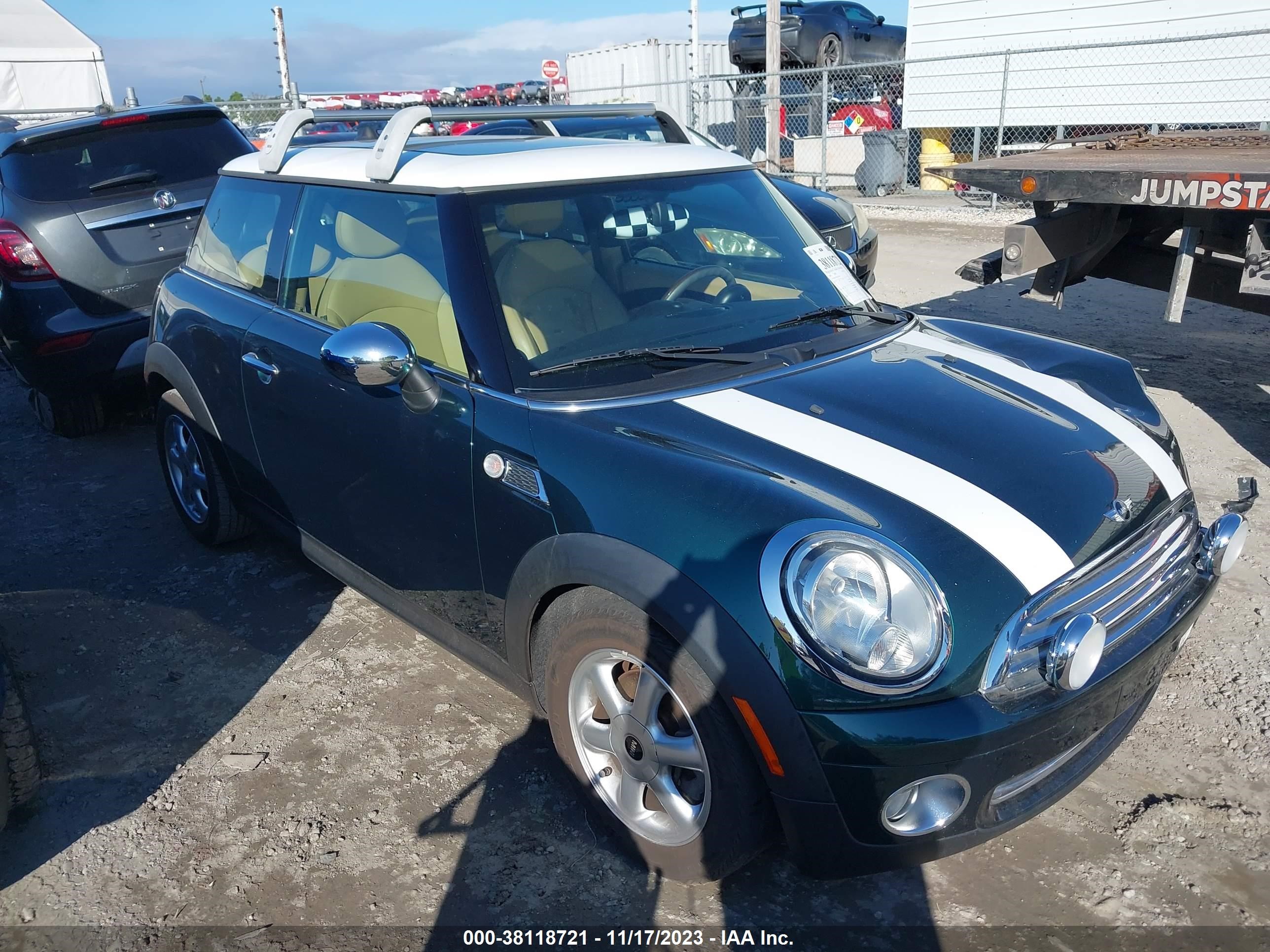 Photo 0 VIN: WMWMF335X8TU66826 - MINI COOPER 