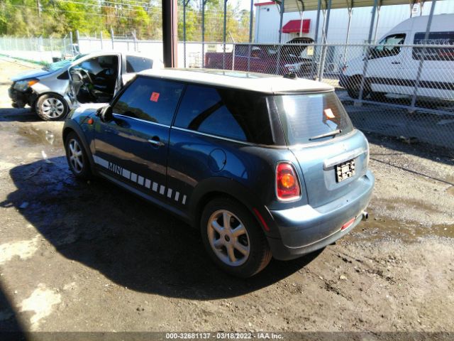 Photo 2 VIN: WMWMF3C50ATZ21480 - MINI COOPER HARDTOP 