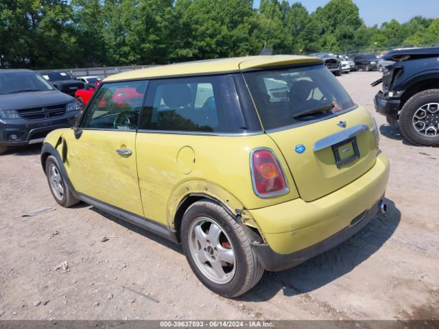 Photo 2 VIN: WMWMF3C51ATZ63253 - MINI COOPER 