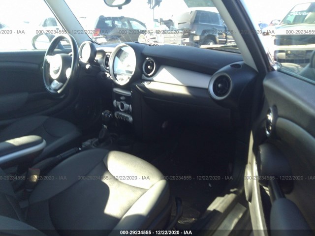 Photo 4 VIN: WMWMF3C51ATZ64788 - MINI COOPER HARDTOP 