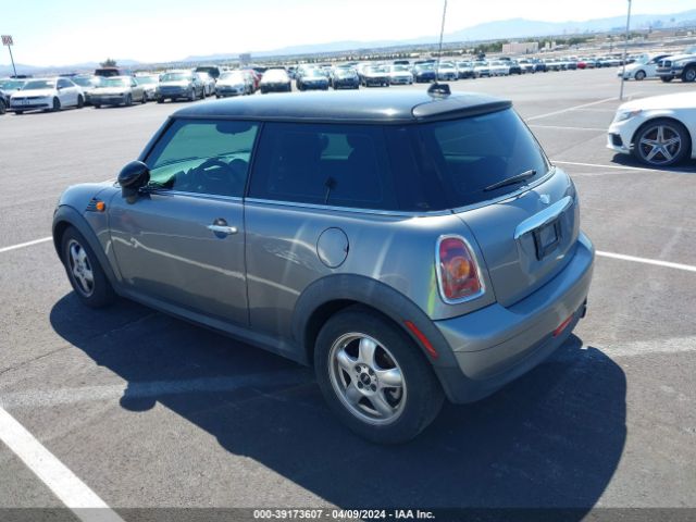 Photo 2 VIN: WMWMF3C52ATZ22128 - MINI COOPER 