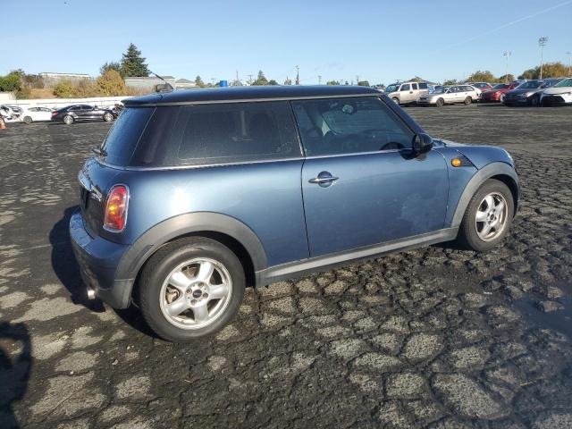 Photo 2 VIN: WMWMF3C52ATZ67425 - MINI COOPER 