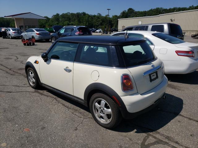 Photo 2 VIN: WMWMF3C53ATU77432 - MINI COOPER 