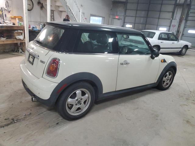 Photo 2 VIN: WMWMF3C53ATU79472 - MINI COOPER 