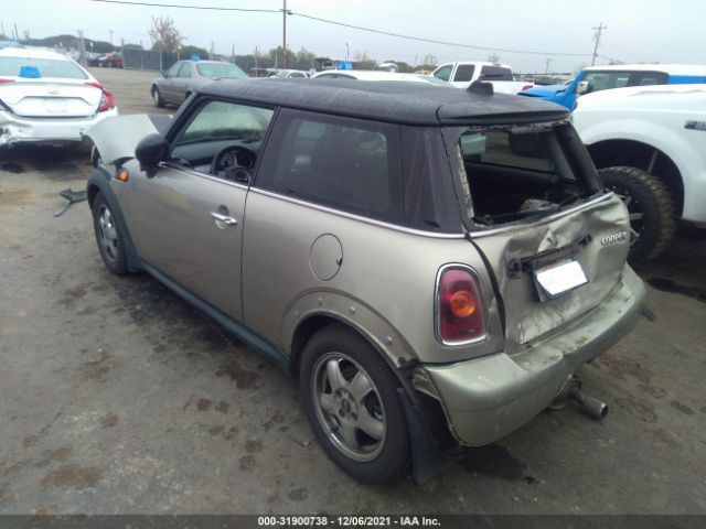 Photo 2 VIN: WMWMF3C53ATZ22123 - MINI COOPER HARDTOP 