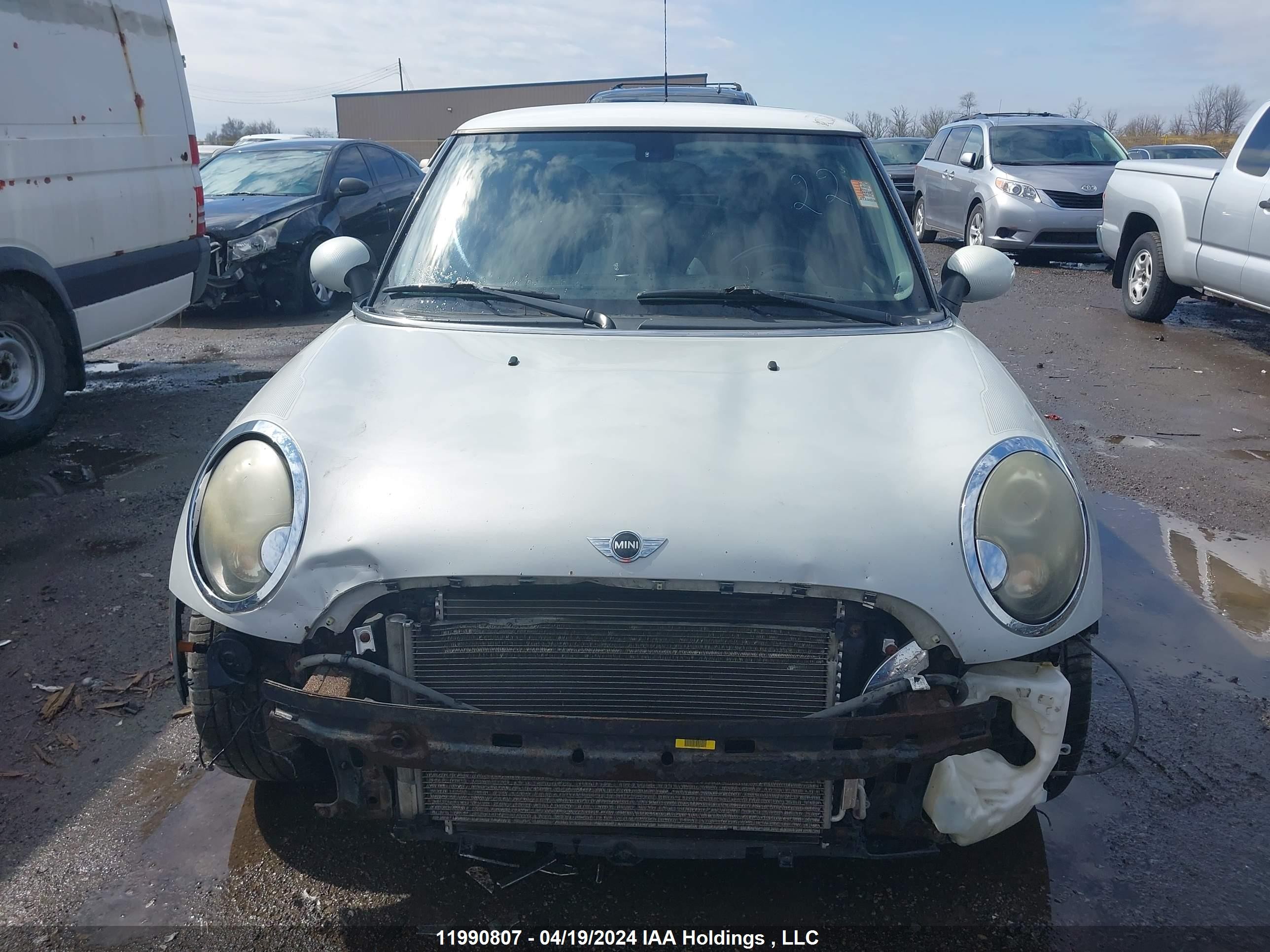 Photo 12 VIN: WMWMF3C54ATZ65045 - MINI COOPER 