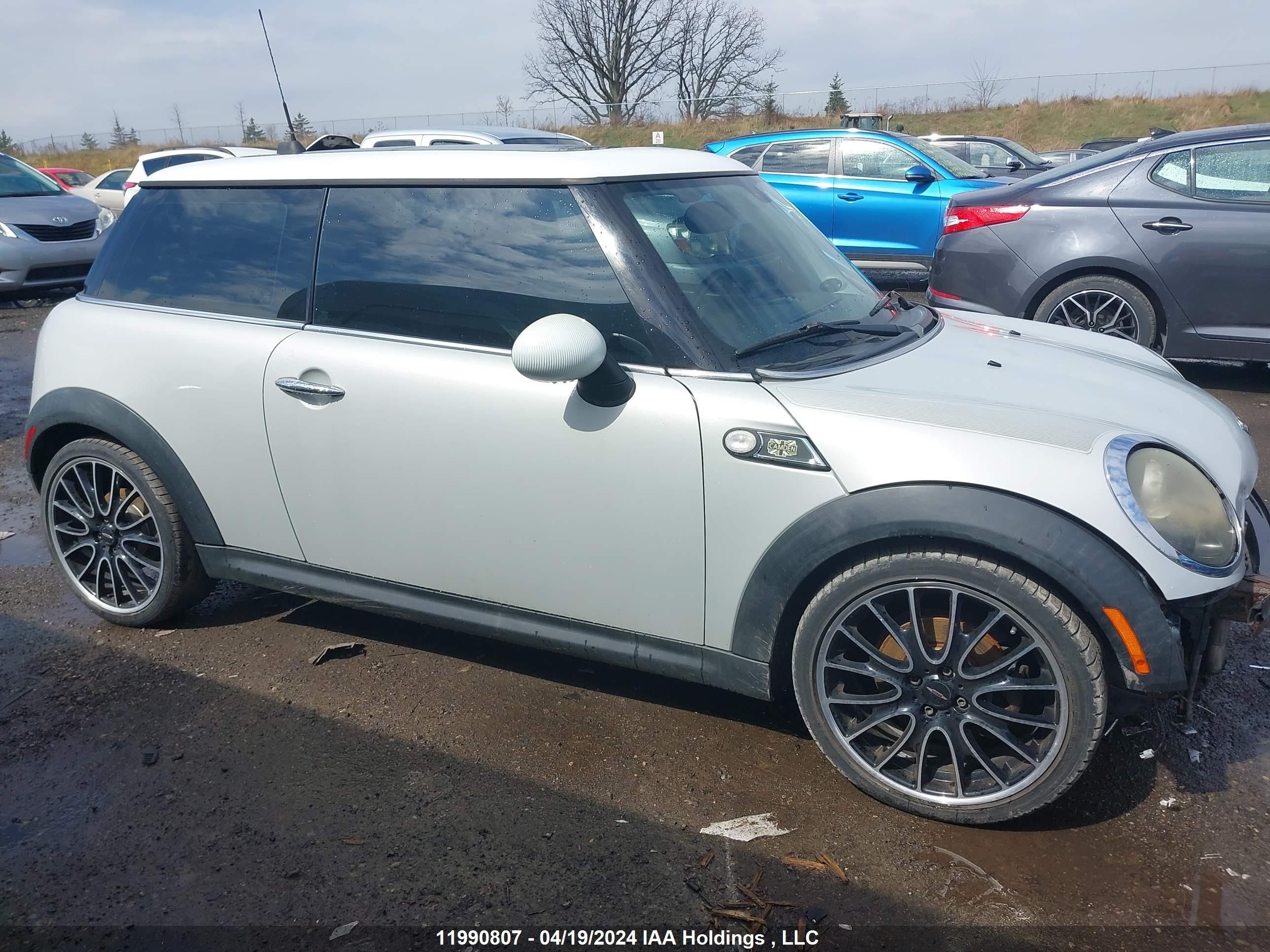 Photo 13 VIN: WMWMF3C54ATZ65045 - MINI COOPER 