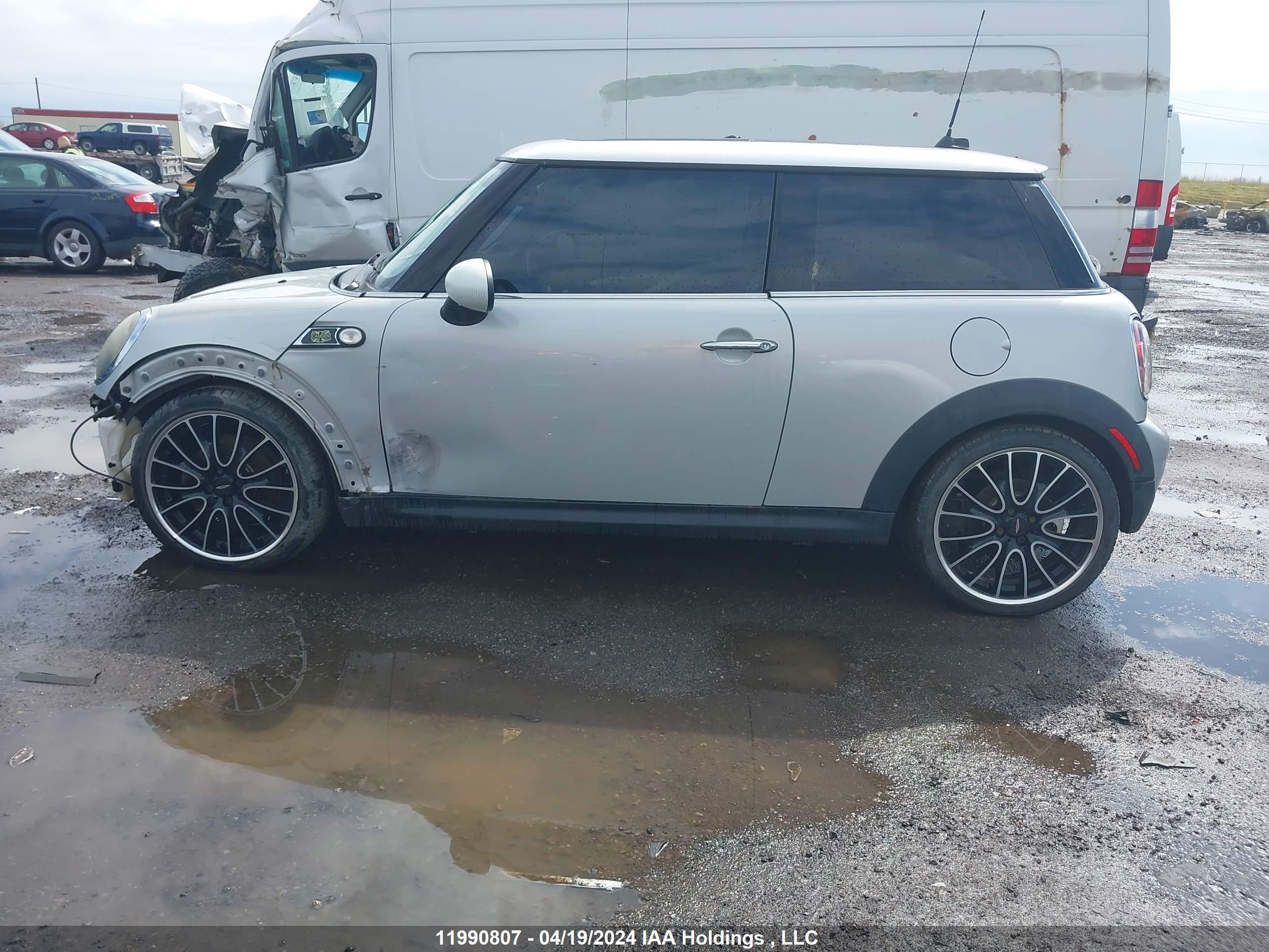 Photo 14 VIN: WMWMF3C54ATZ65045 - MINI COOPER 