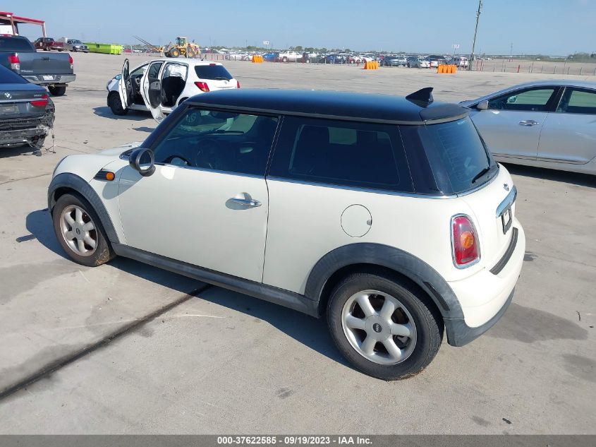 Photo 2 VIN: WMWMF3C55ATZ24472 - MINI COOPER 