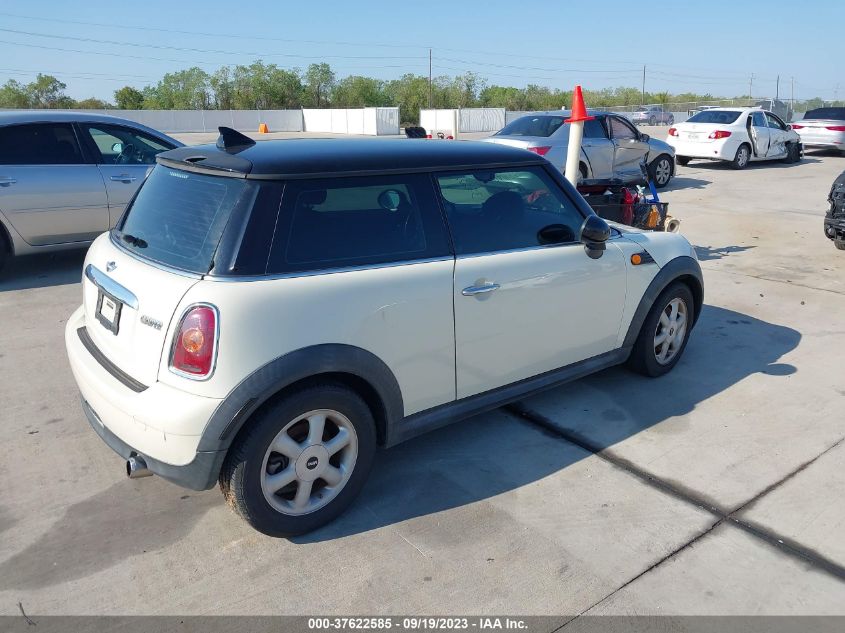 Photo 3 VIN: WMWMF3C55ATZ24472 - MINI COOPER 