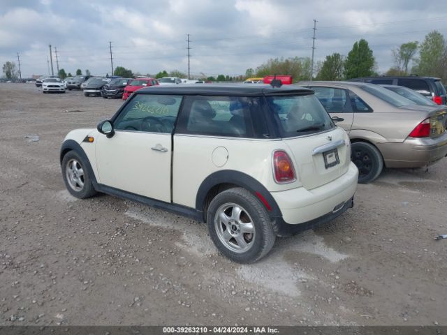 Photo 2 VIN: WMWMF3C55ATZ25749 - MINI COOPER 