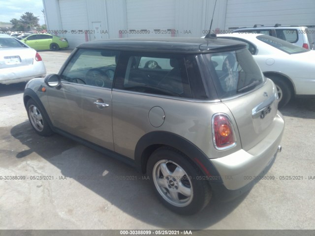 Photo 2 VIN: WMWMF3C55ATZ62946 - MINI COOPER HARDTOP 