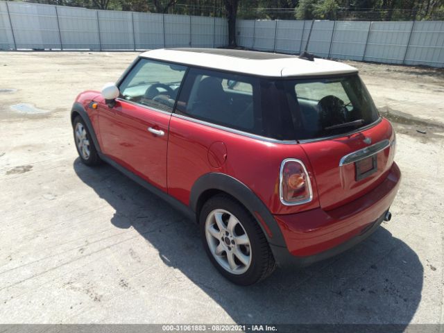 Photo 2 VIN: WMWMF3C55ATZ64048 - MINI COOPER HARDTOP 