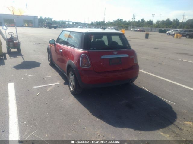 Photo 2 VIN: WMWMF3C57ATZ24098 - MINI COOPER HARDTOP 