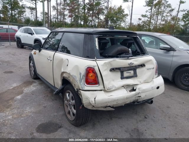 Photo 2 VIN: WMWMF3C57ATZ61393 - MINI COOPER 