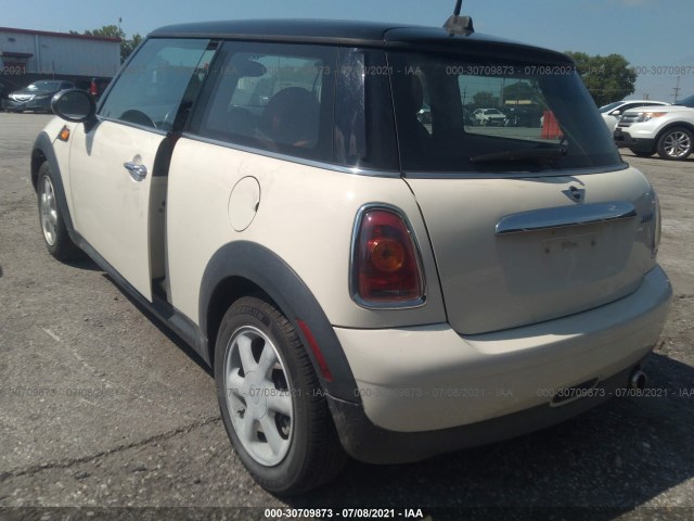 Photo 2 VIN: WMWMF3C57ATZ63967 - MINI COOPER HARDTOP 