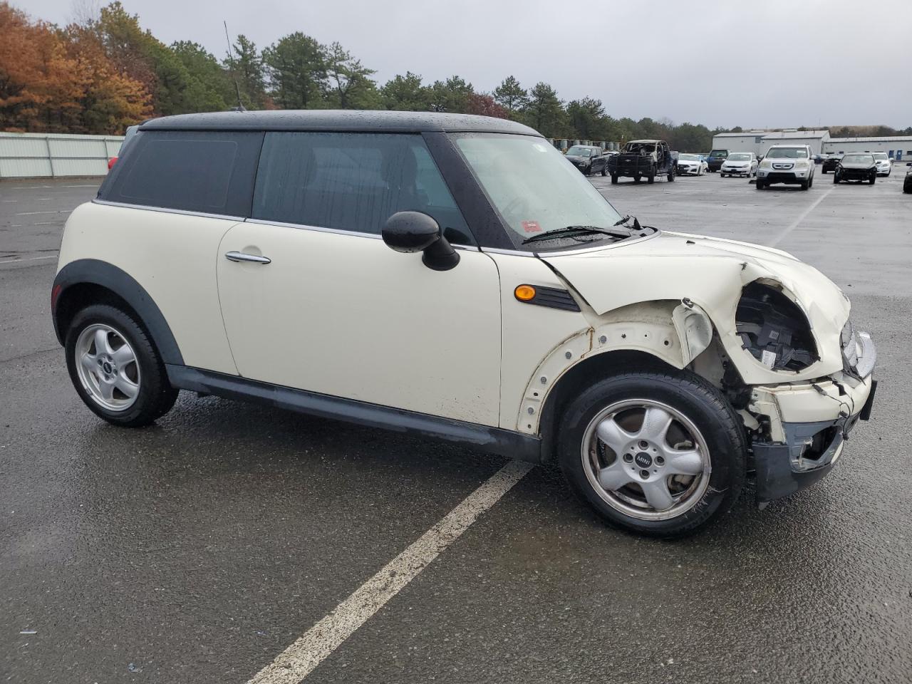 Photo 3 VIN: WMWMF3C58ATZ66747 - MINI COOPER 