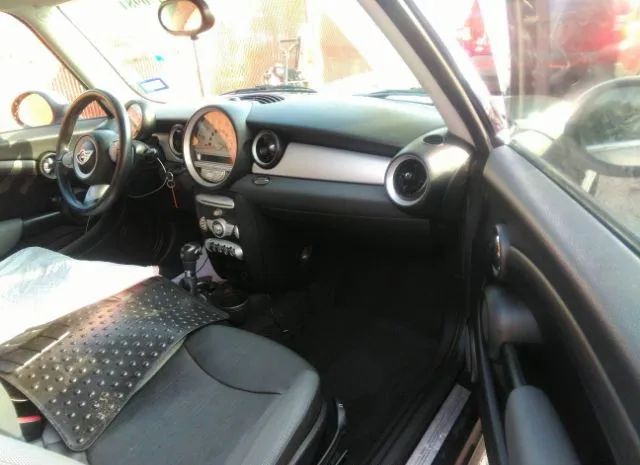 Photo 4 VIN: WMWMF3C59ATZ24829 - MINI COOPER HARDTOP 