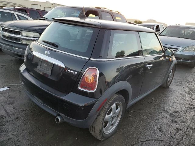 Photo 2 VIN: WMWMF3C59ATZ65705 - MINI COOPER 