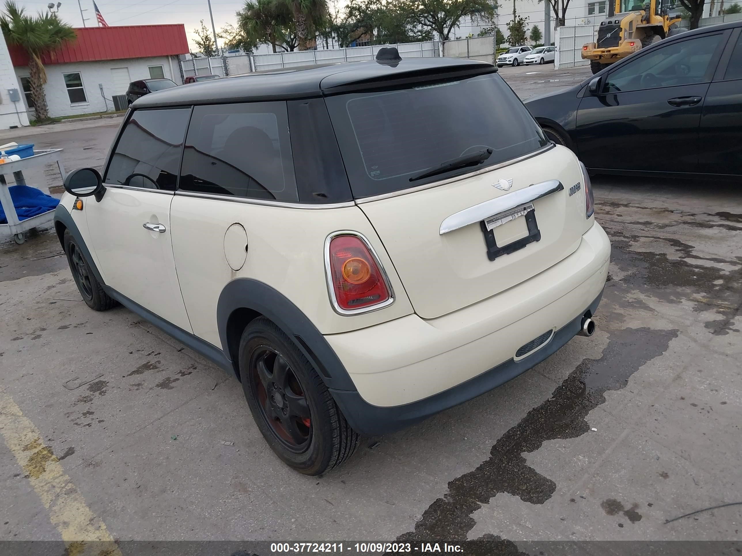 Photo 2 VIN: WMWMF3C59ATZ66045 - MINI HARD TOP 