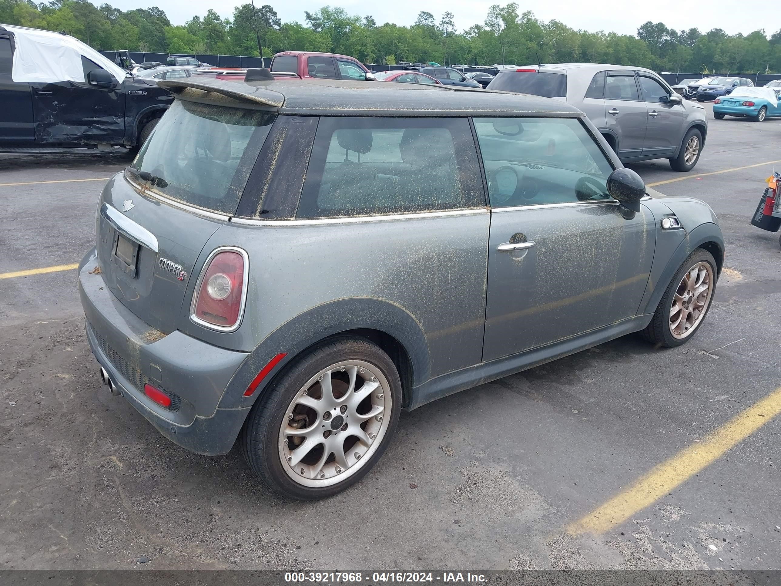 Photo 3 VIN: WMWMF73548TT87806 - MINI COOPER 