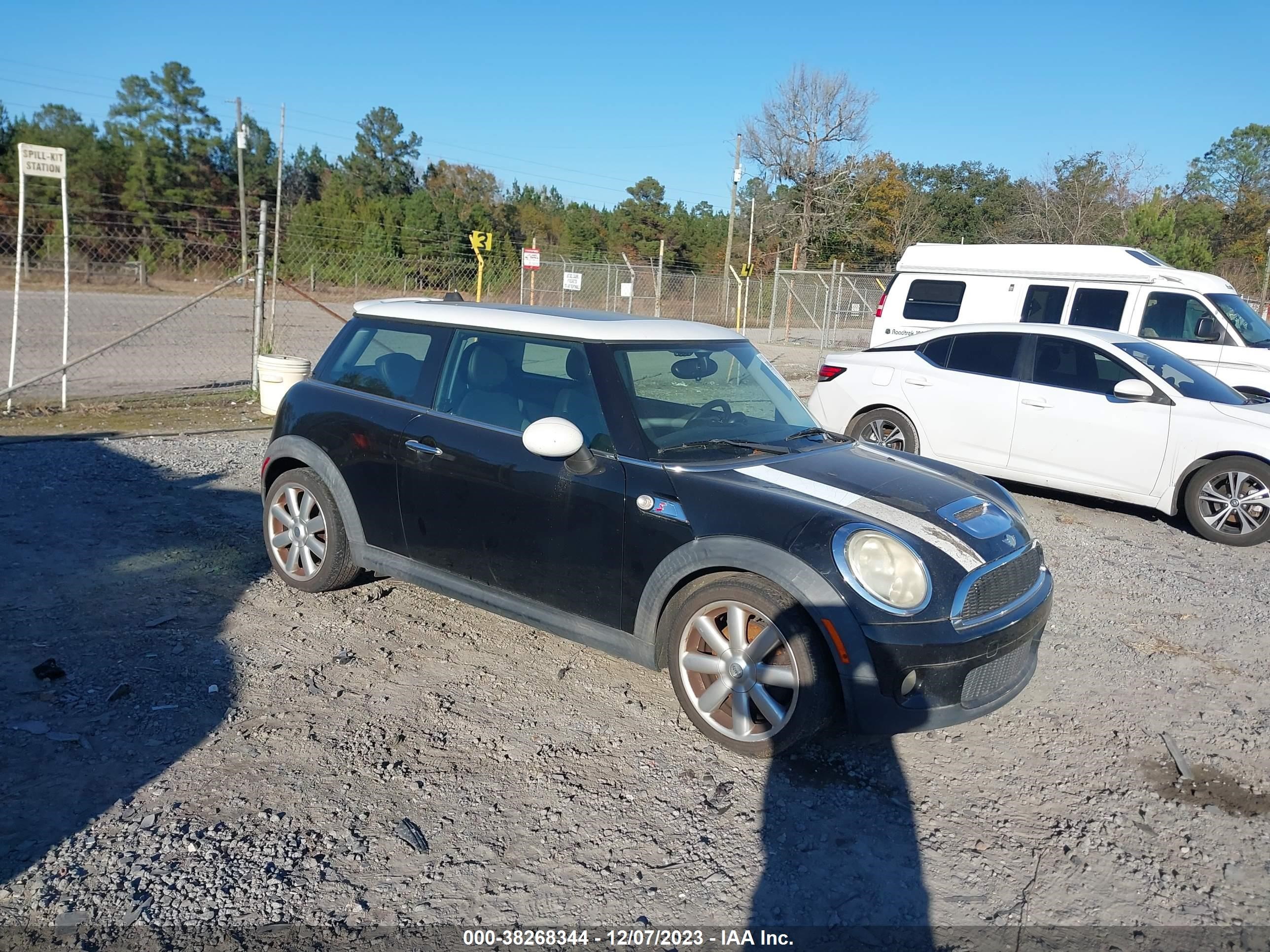 Photo 0 VIN: WMWMF73569TT97254 - MINI COOPER 