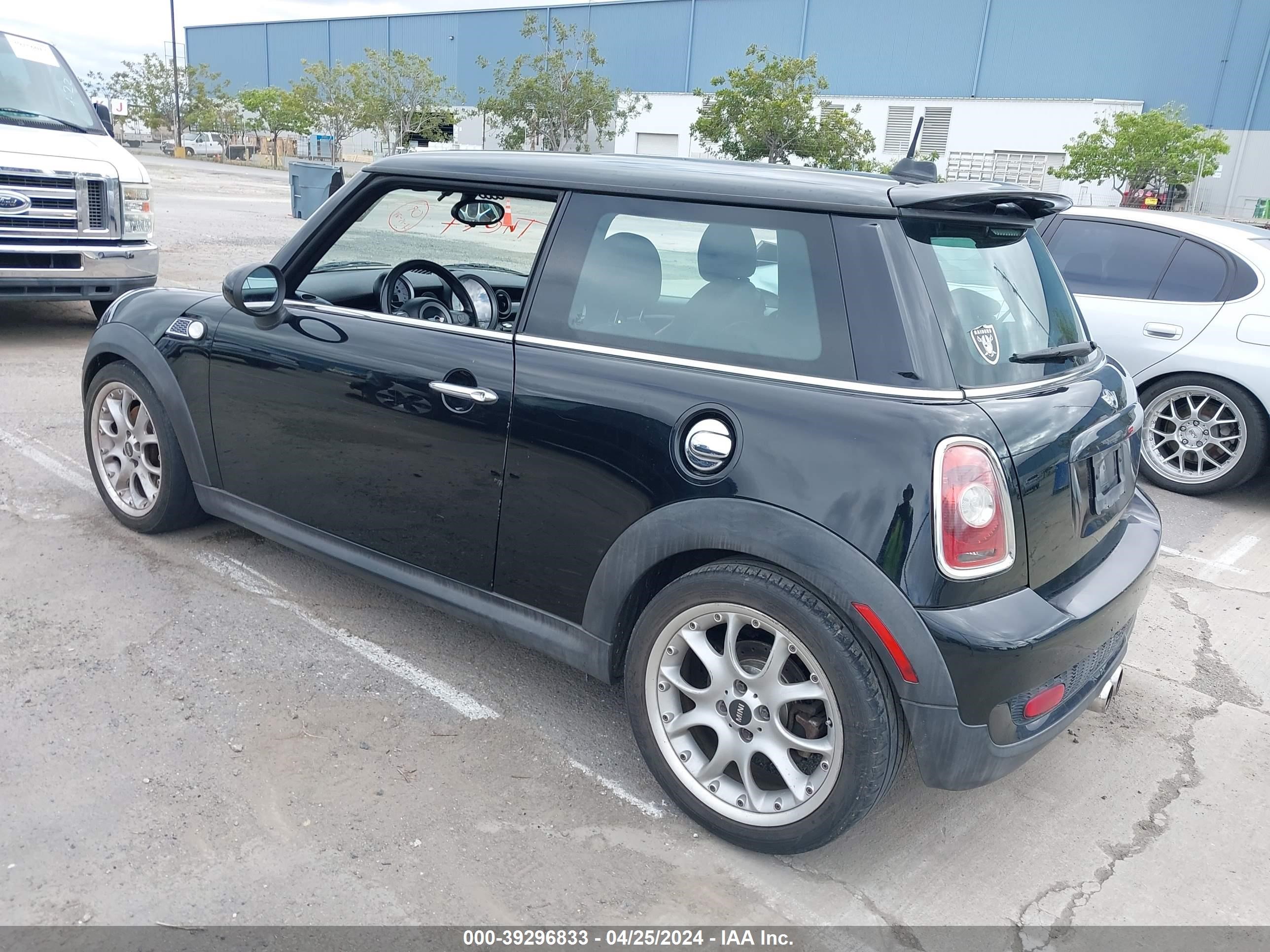 Photo 3 VIN: WMWMF73569TT98405 - MINI COOPER 