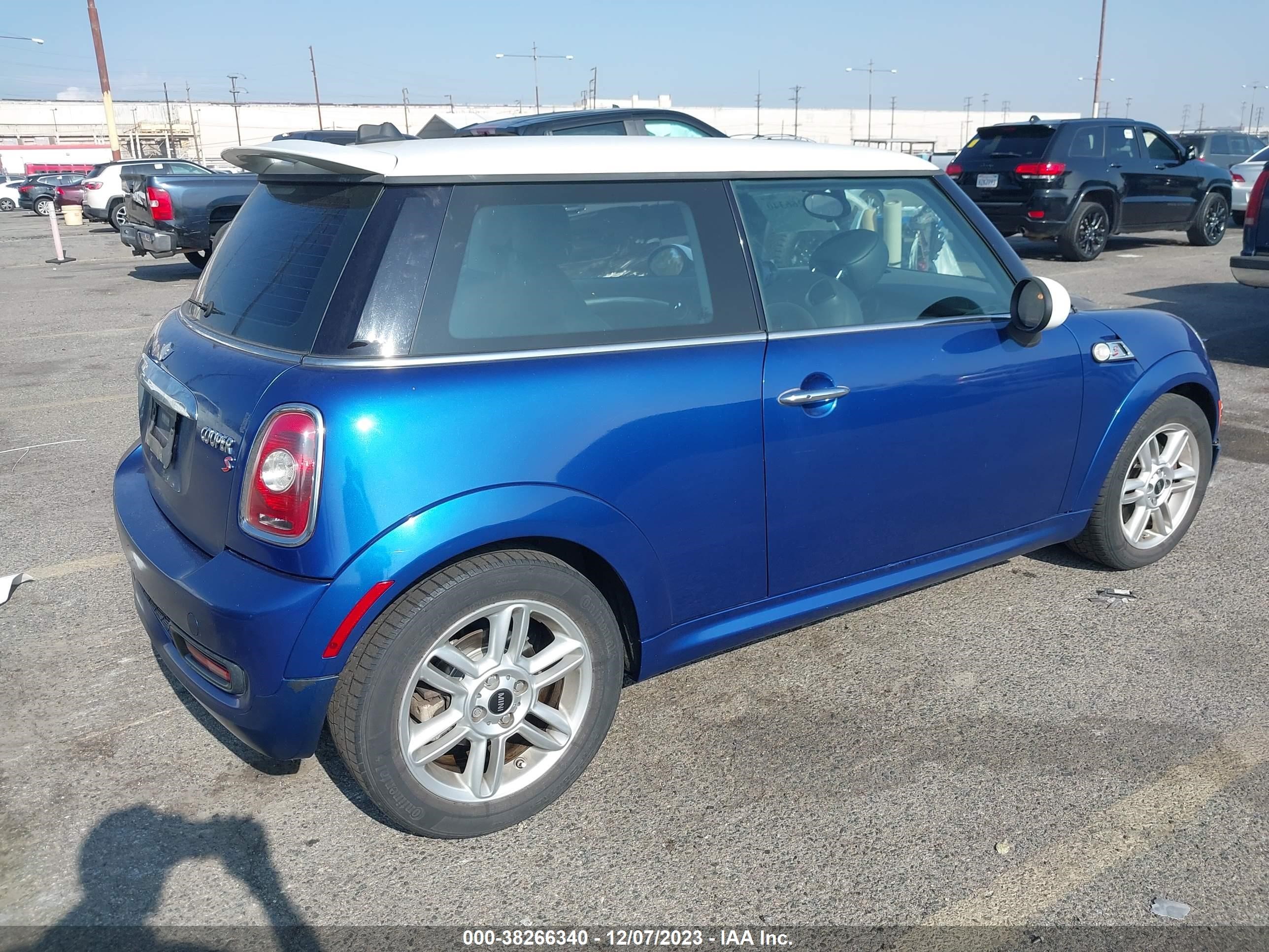 Photo 3 VIN: WMWMF73579TW80181 - MINI COOPER 