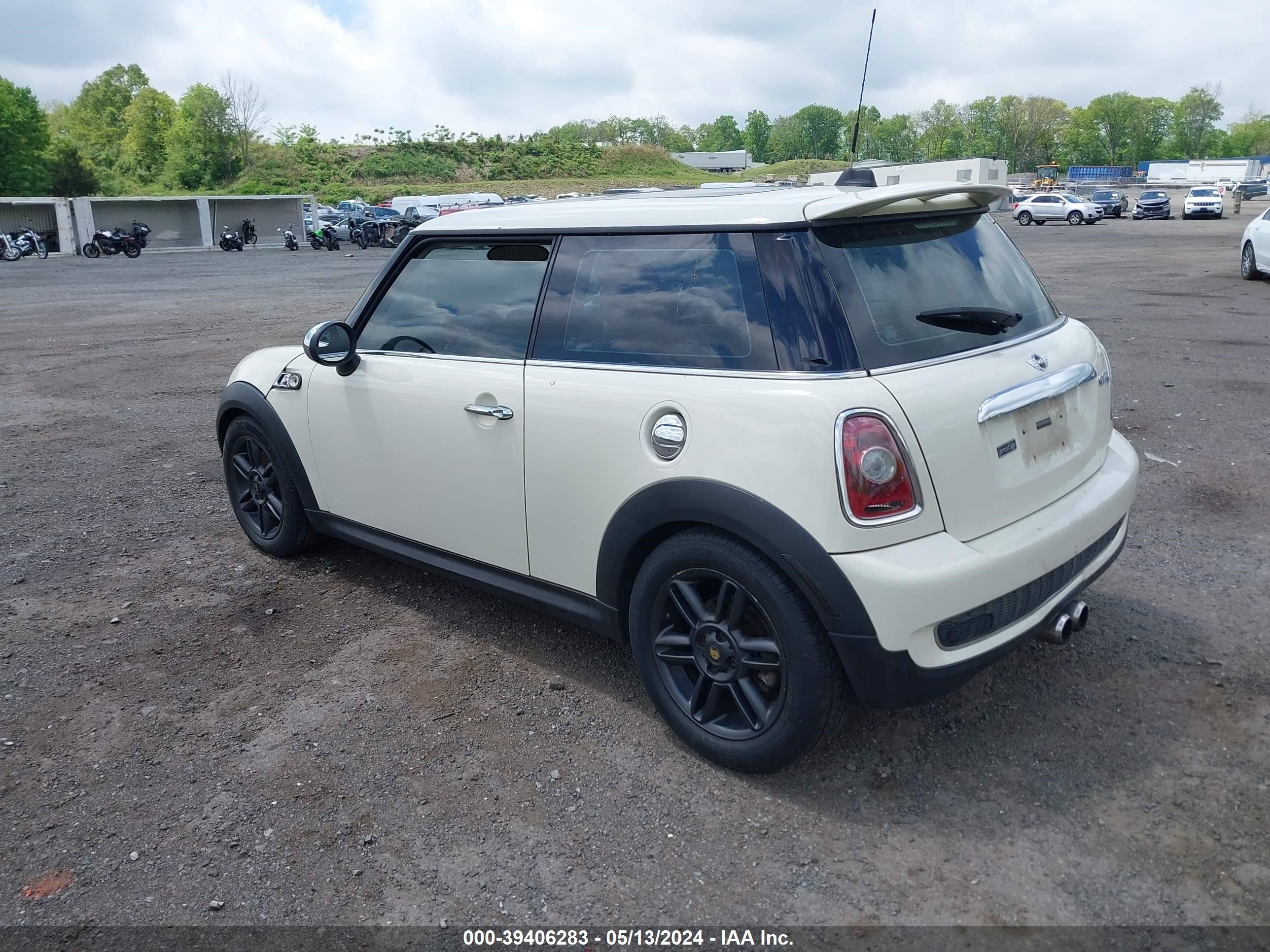 Photo 2 VIN: WMWMF73589TW81047 - MINI COOPER 