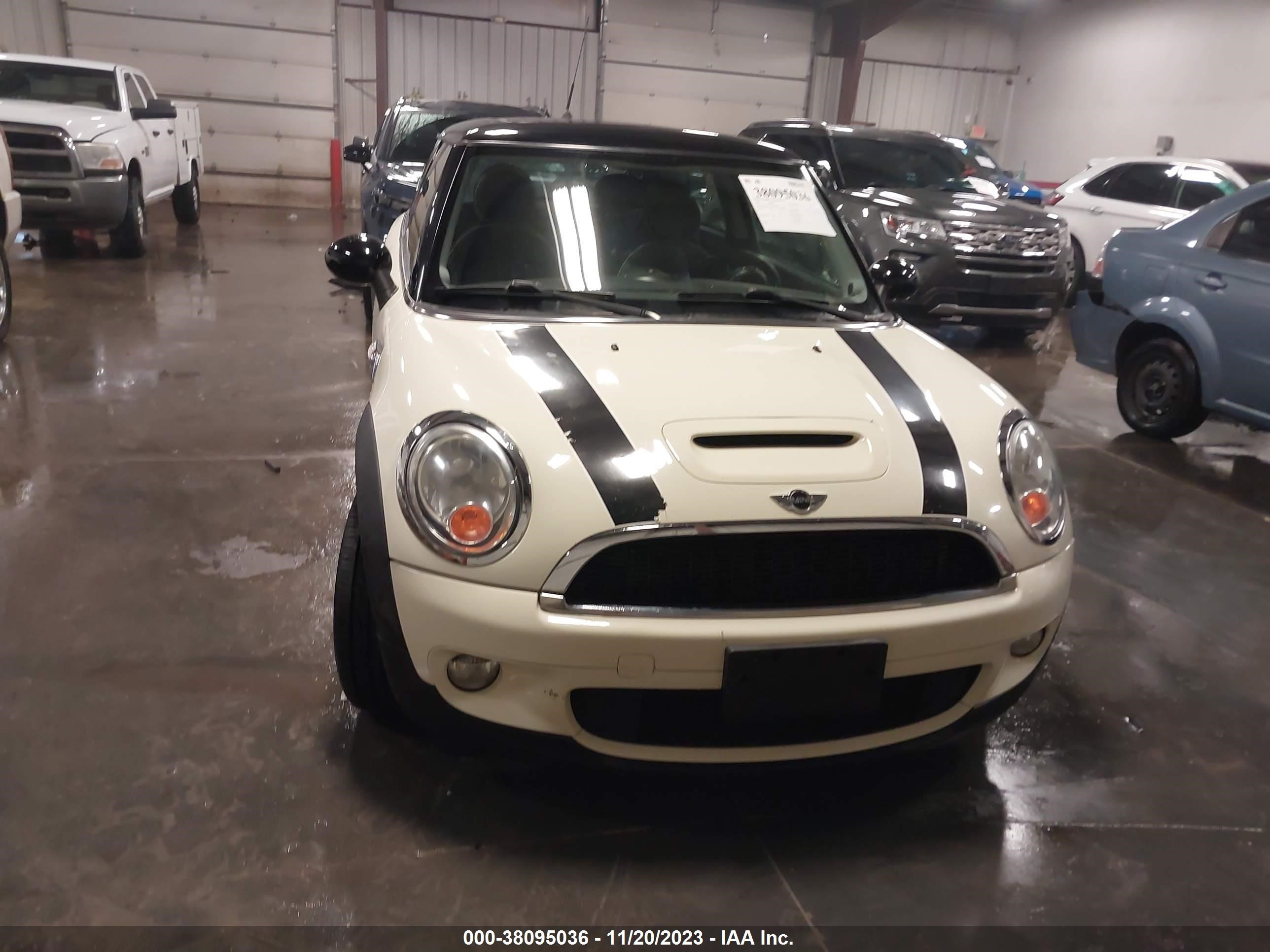 Photo 11 VIN: WMWMF73598TT91432 - MINI COOPER 