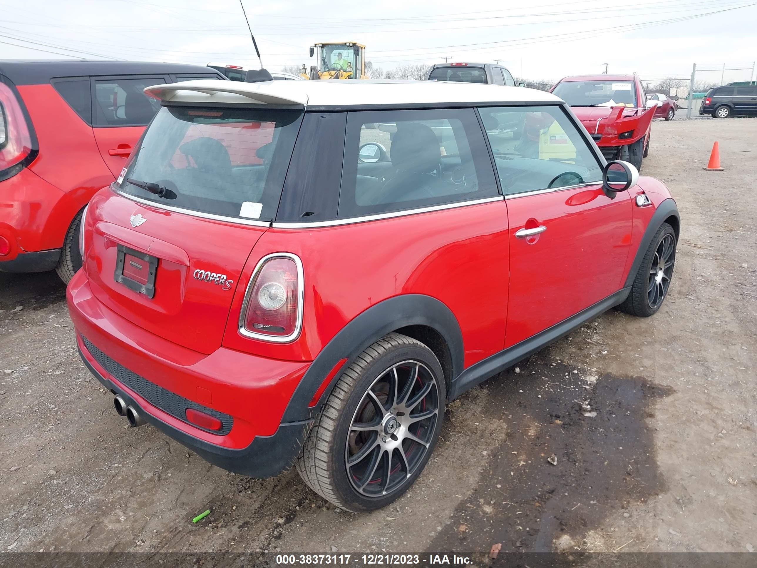 Photo 3 VIN: WMWMF735X7TL90238 - MINI COOPER 