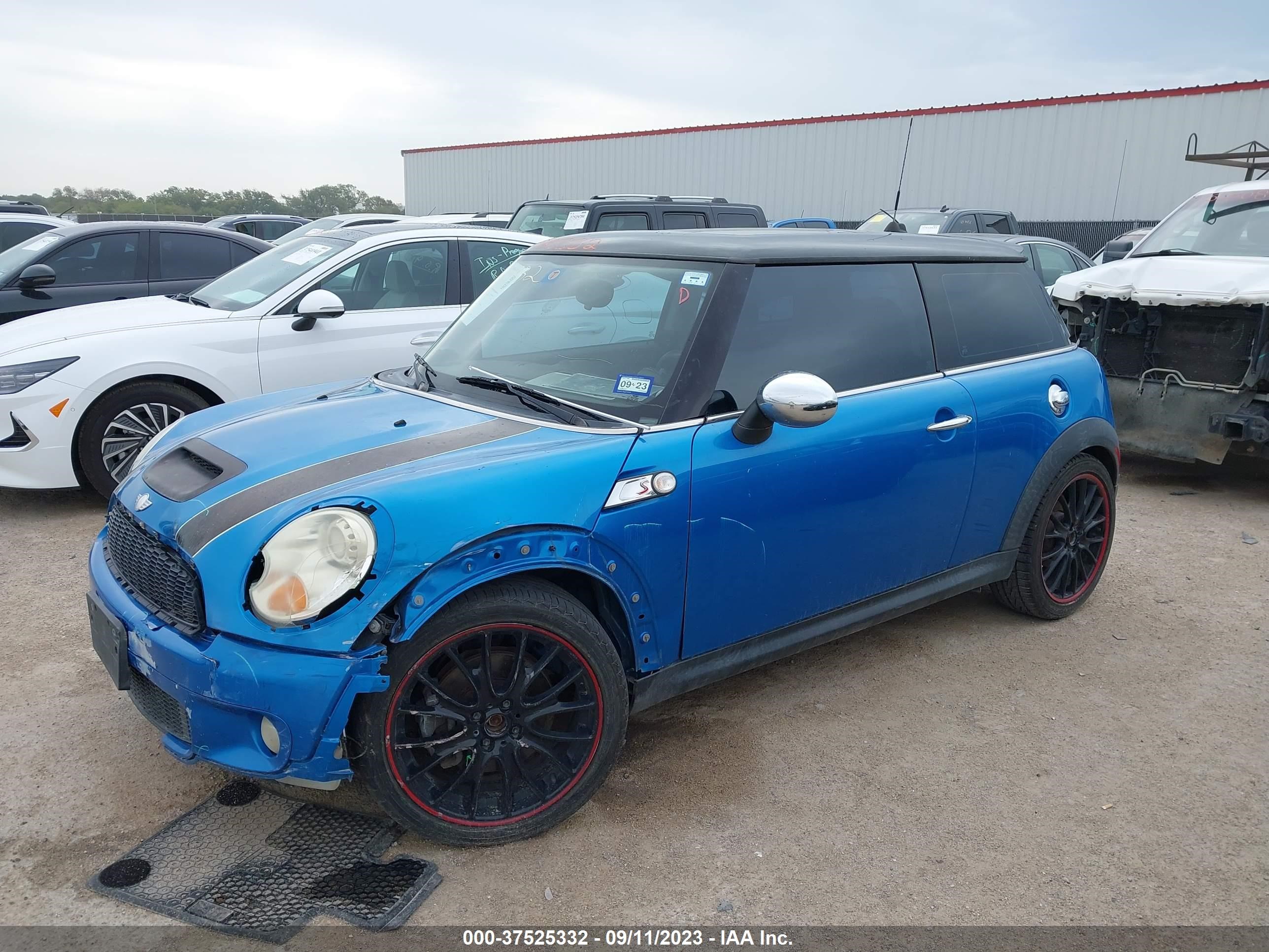 Photo 1 VIN: WMWMF735X7TT82060 - MINI HARD TOP 