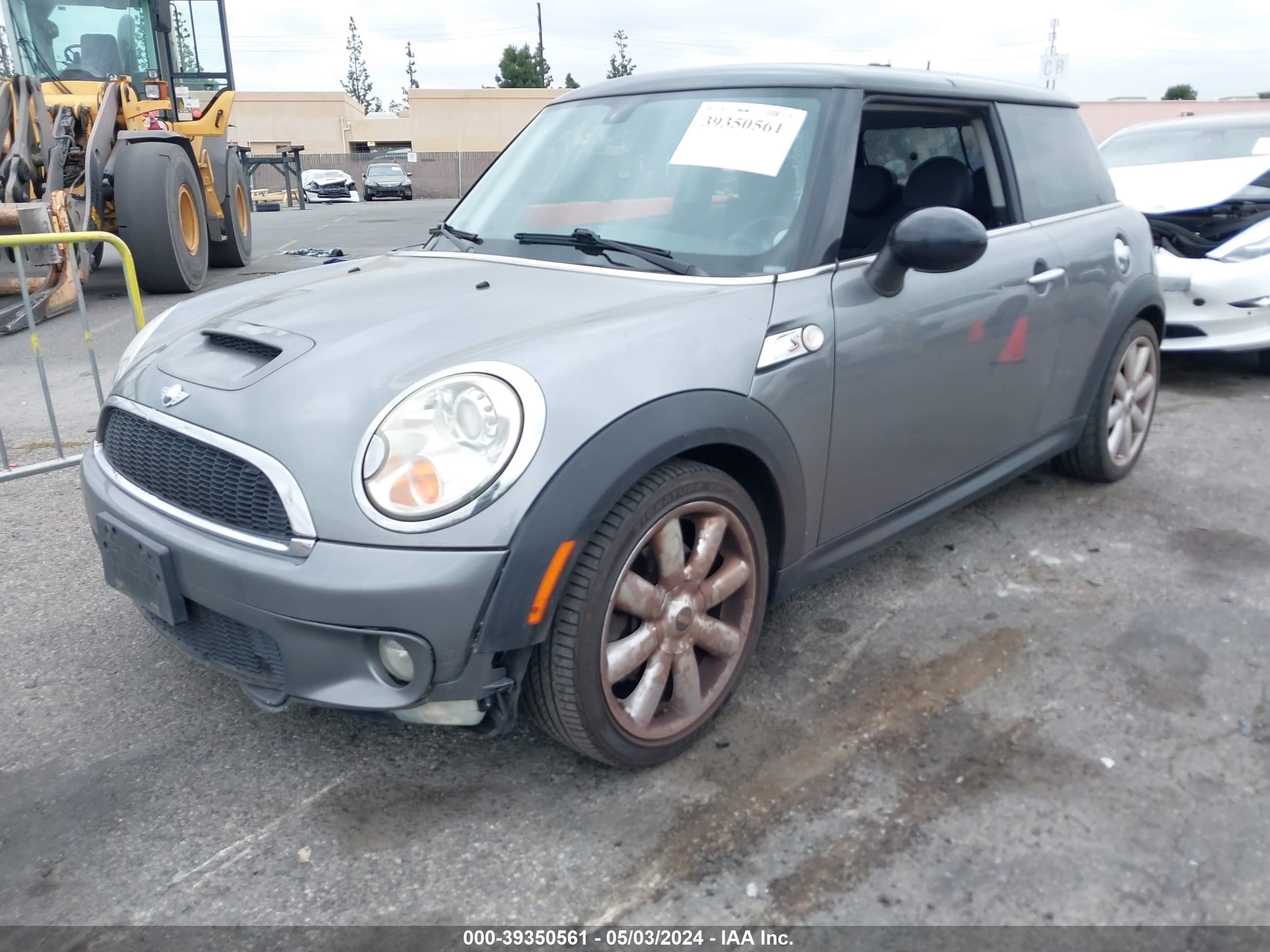 Photo 1 VIN: WMWMF735X8TT91200 - MINI COOPER 