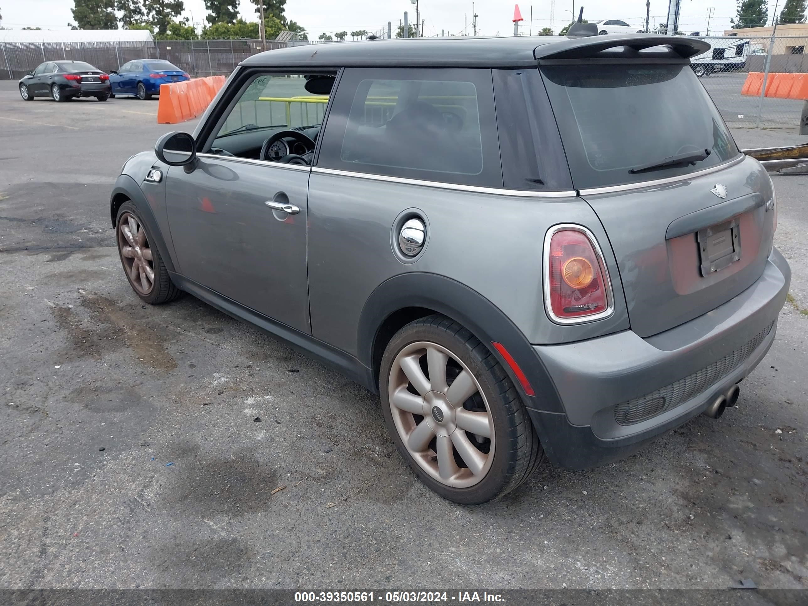 Photo 2 VIN: WMWMF735X8TT91200 - MINI COOPER 