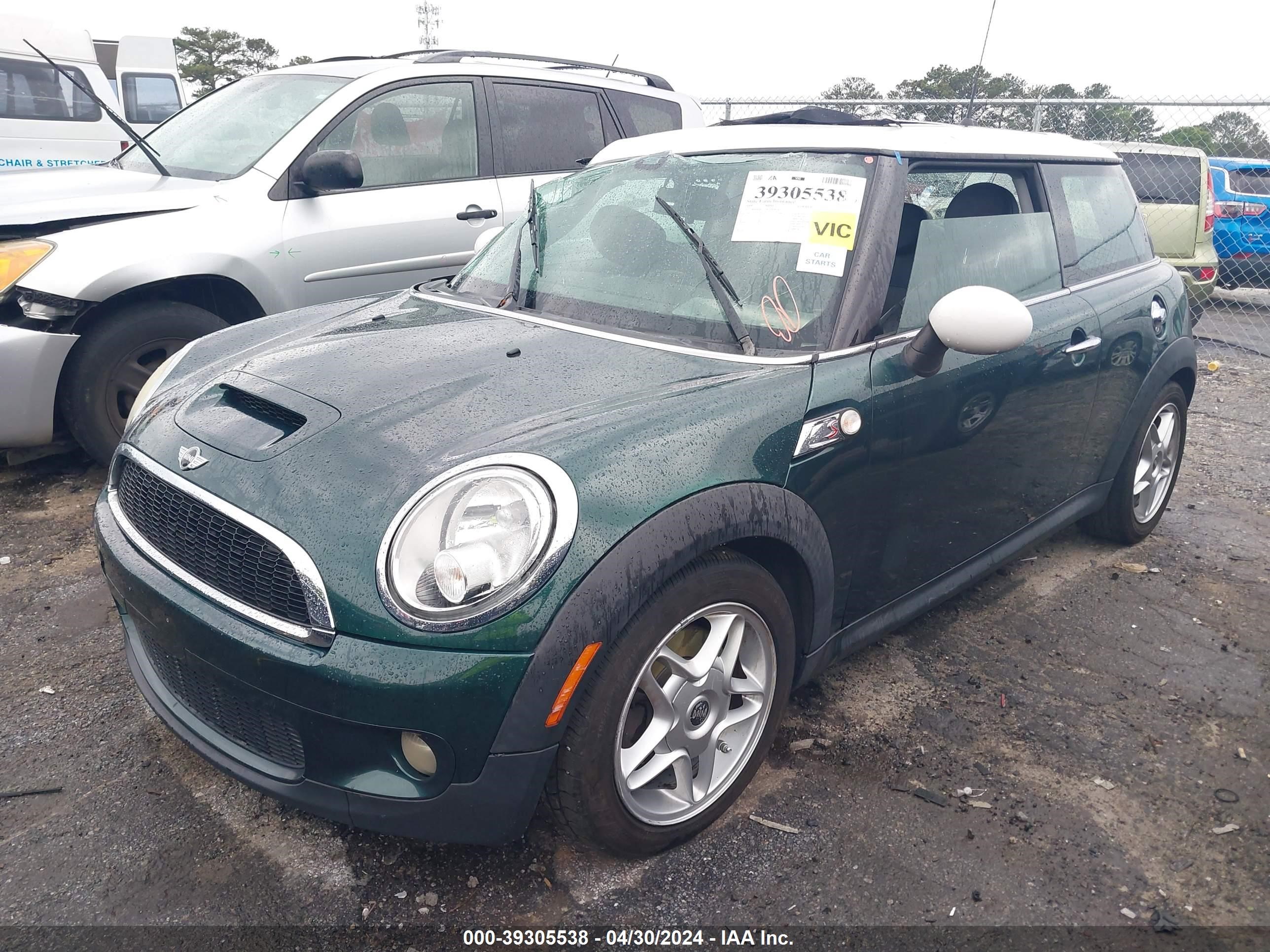 Photo 1 VIN: WMWMF735X9TW84340 - MINI COOPER 