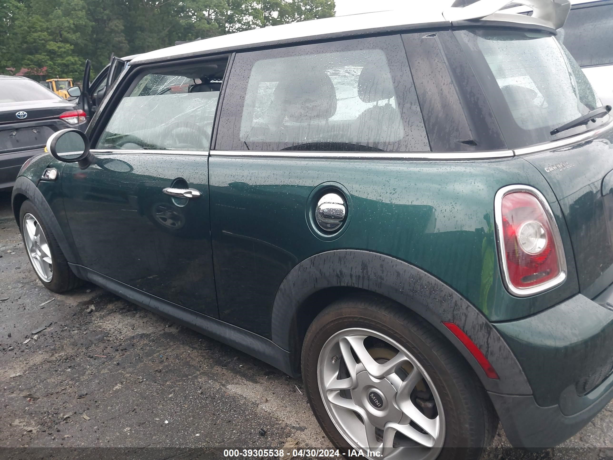 Photo 13 VIN: WMWMF735X9TW84340 - MINI COOPER 