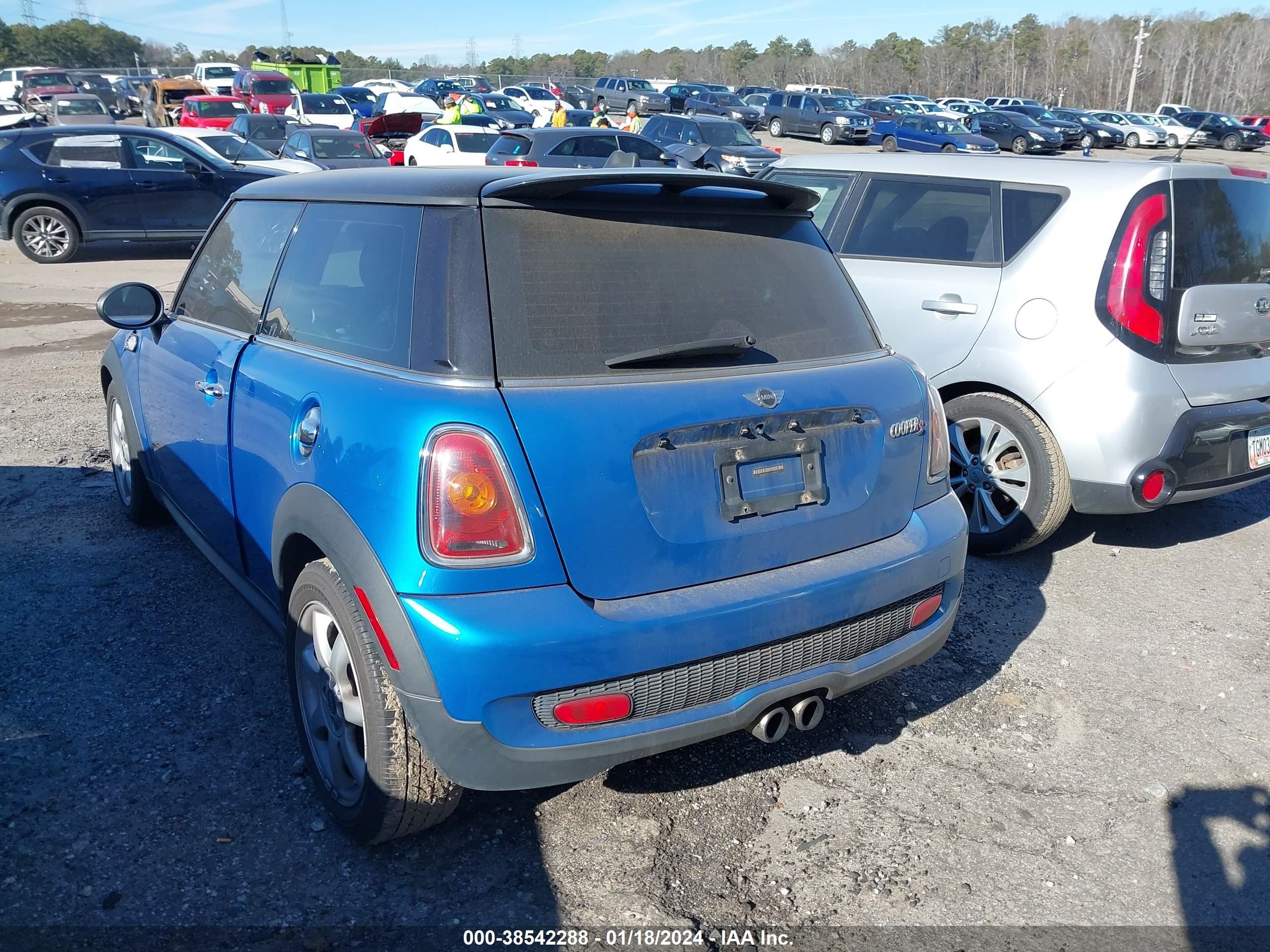 Photo 2 VIN: WMWMF7C52ATW89732 - MINI COOPER 