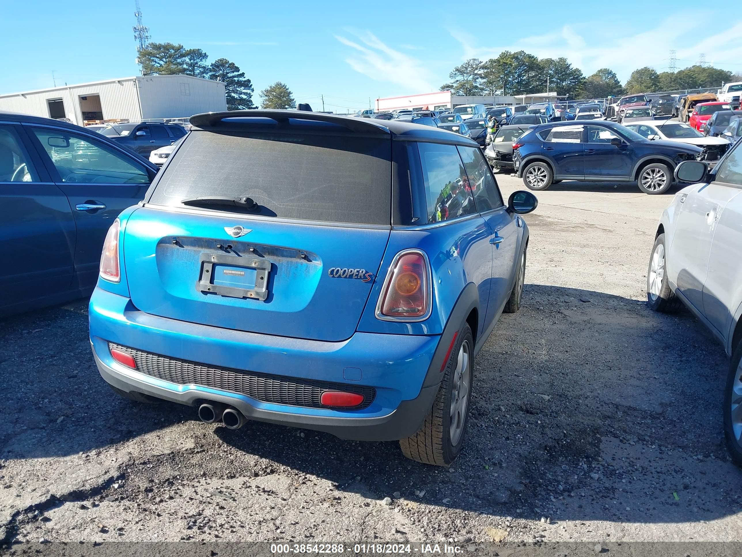 Photo 3 VIN: WMWMF7C52ATW89732 - MINI COOPER 