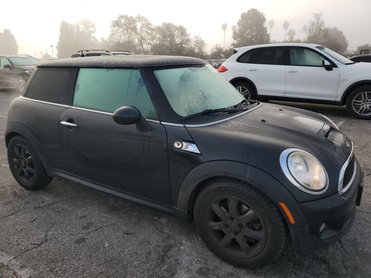 Photo 3 VIN: WMWMF7C53ATZ74438 - MINI COOPER 